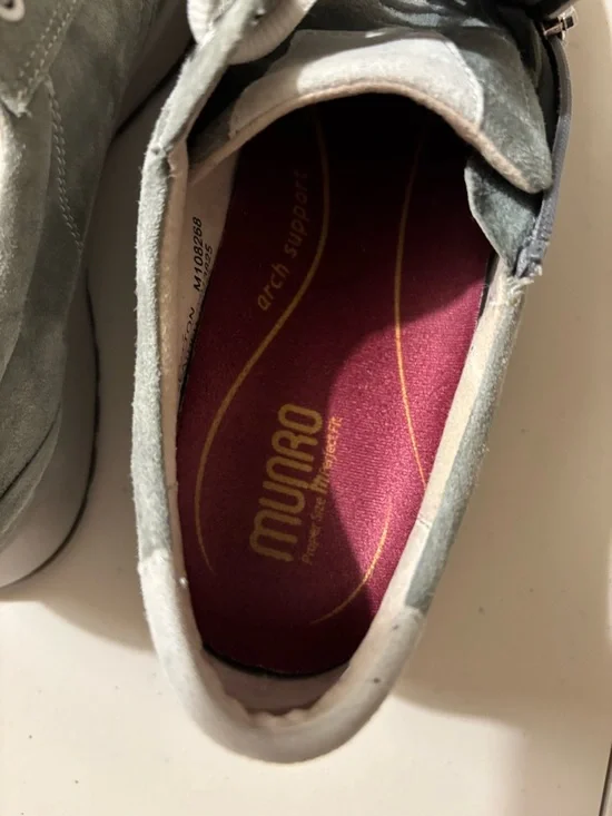 Munro Sutton Suede Lace-Up Sneakers Gray Size 11 Medium Width Side Zipper Office - Picture 9 of 10